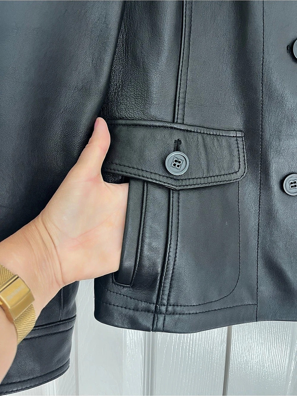 Liz Claiborne Black Genuine Leather Button Front Jacket — Women’s Medium - Picture 7 of 10
